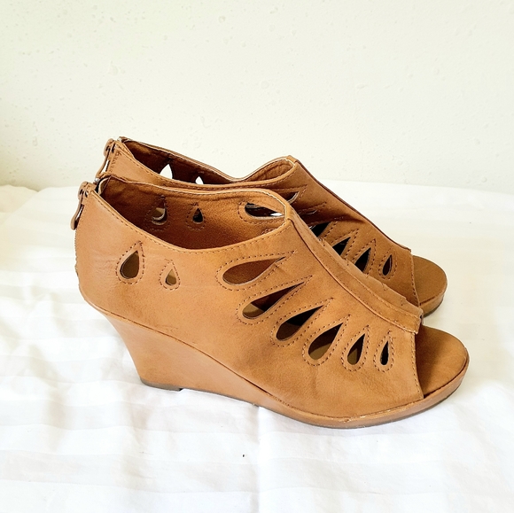 Forever Peep Top Wedge Bootie - Picture 5 of 11